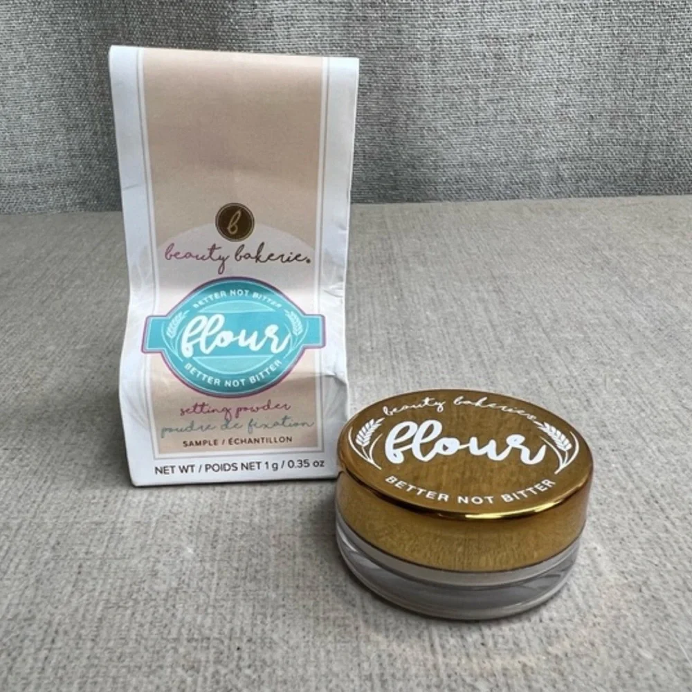 ❤️3 for $25❤️ Beauty Bakerie Face Flour Baking Powder mini in Oat (translucent)